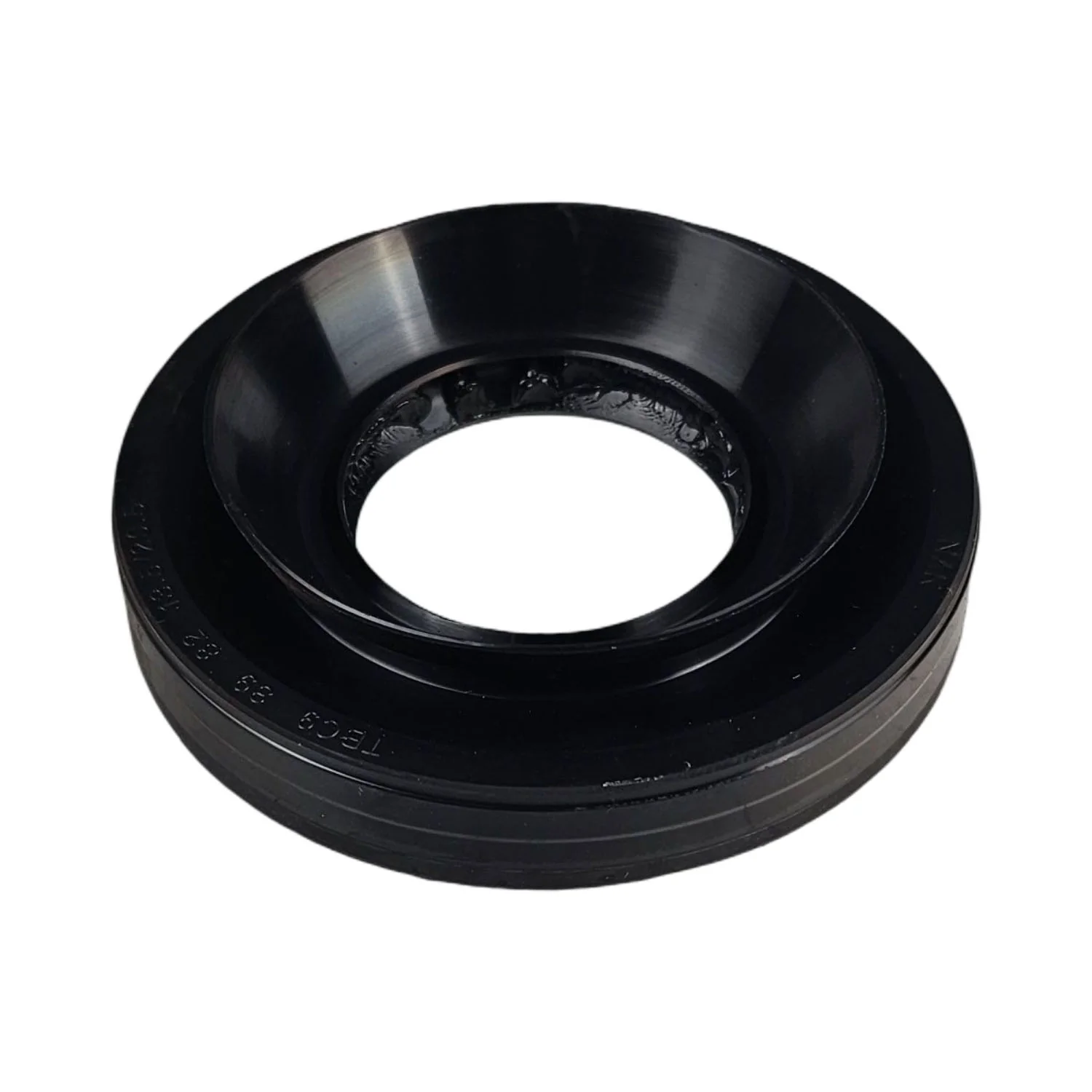 Right Drive Shaft Seal 39x82x13.6/20.5mm for Nissan Navara D23 NP300 2015~2020