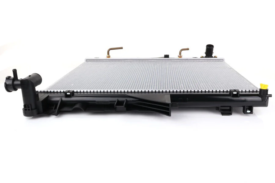 Radiator For Mitsubishi Triton ML MN 2.5L 3.2L 3.5L 4WD RWD AUTO